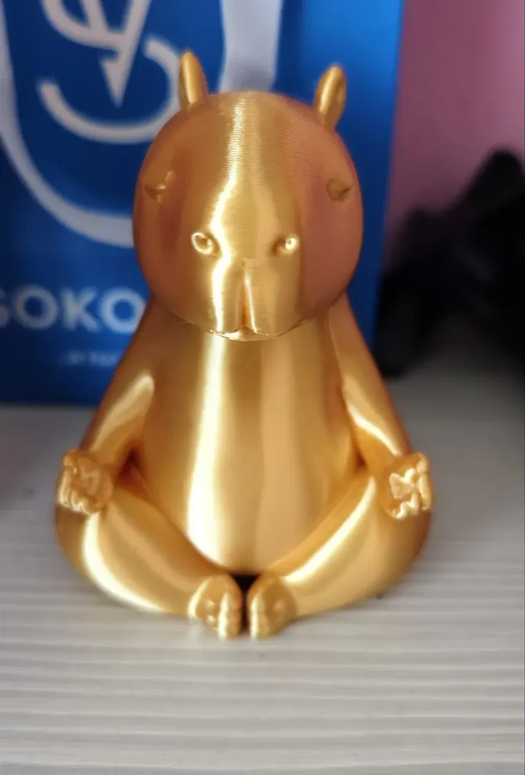 Фигурка капибары в позе лотоса, золотой PLA Silk
